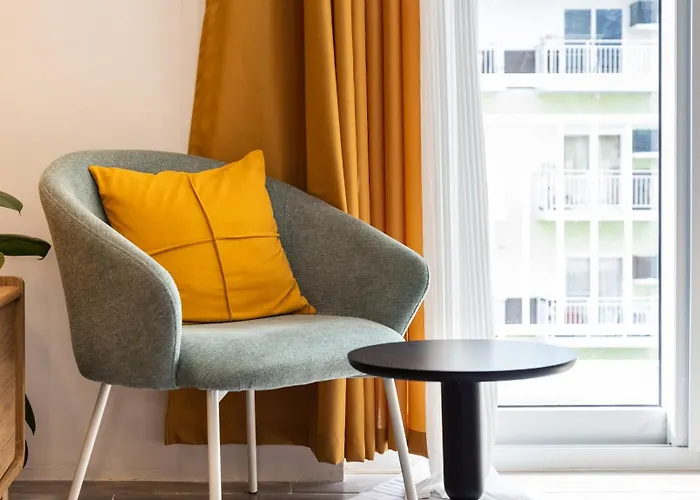 Stylish Near Airport- Poolview Amani Grand Apartamento *