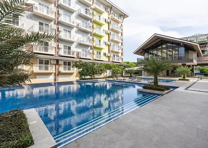 Stylish Near Airport- Poolview Amani Grand Isla de Mactán